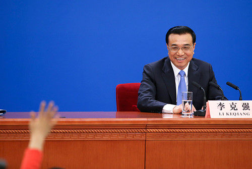 2015年3月15日,李克强总理在北京人民大会堂与中外记者见面,并回答记者提问时说:“大众创业、万众创新,实际上是一个改革。”